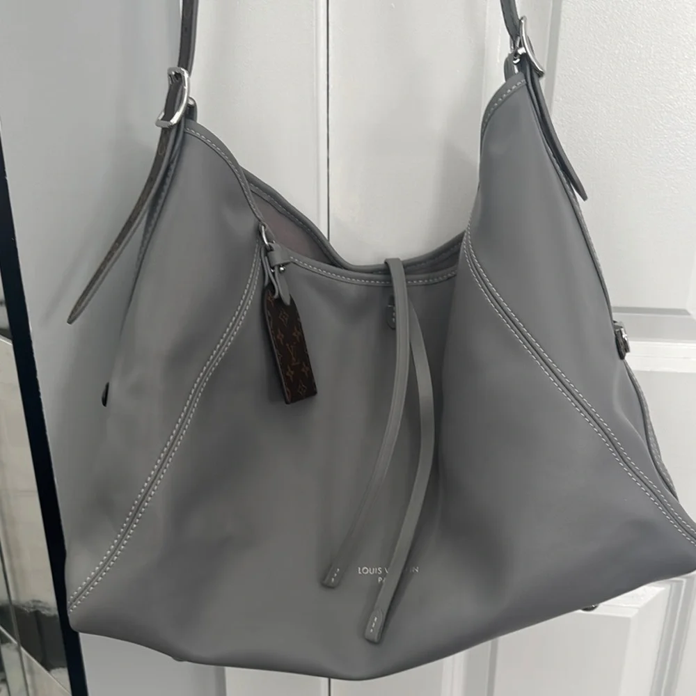 Monogram Gray and Brown  soft leather shoulder Bag - Picture 7 of 11